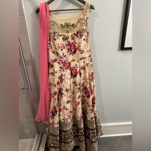 Anarkali gown - Picture 5 of 5